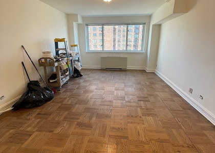 East 71st Street - Photo 1
