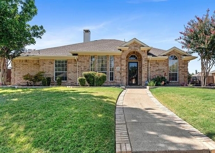428 Lakedale Drive - Photo 1