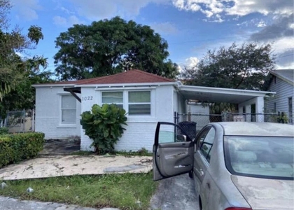 1022 17th Street - Photo 1