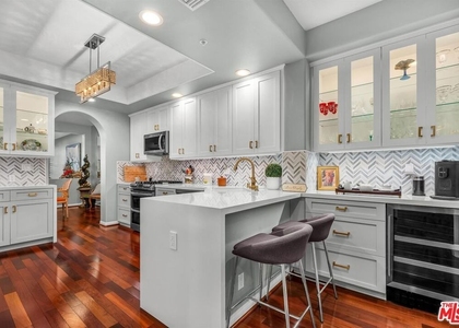 11740 W Sunset Boulevard - Photo 1