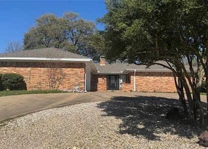 4032 Aragon Drive - Photo 1