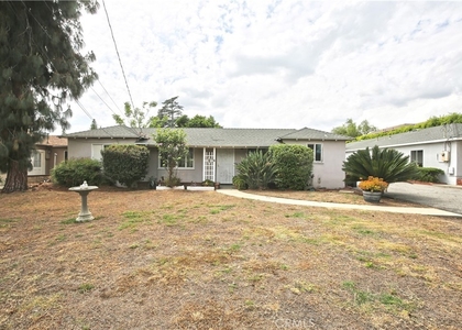 1211 S 10th Avenue - Photo 1