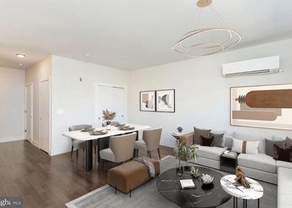 301 W Franklin Street - Photo 1