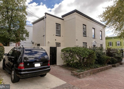 1401 35th Street Nw - Photo 1