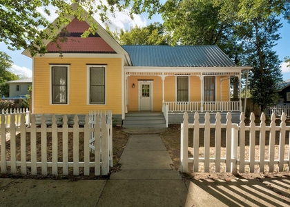 304 Olive St - Photo 1