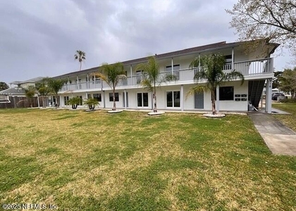 318 Arricola Avenue - Photo 1