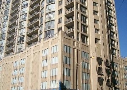 600 N Dearborn Street - Photo 1