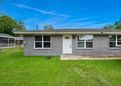 716 Hargest Street - Photo 1