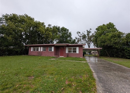 208 Oakwood Drive - Photo 1