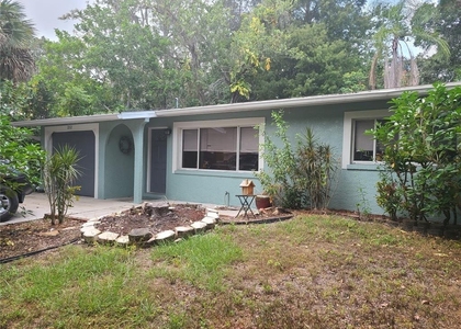 2212 Vinson Avenue - Photo 1