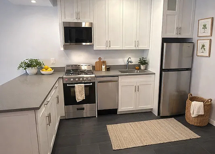 East 46th street - Photo 1