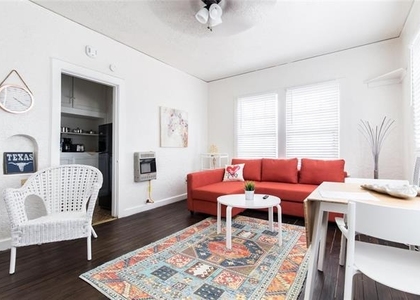 324 W Canty Street - Photo 1