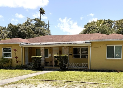 638 Ne 138th Street - Photo 1