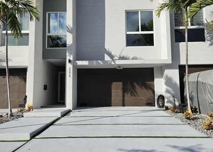 2275 Se 7th Street - Photo 1
