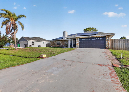 481 Sw Aster Road - Photo 1