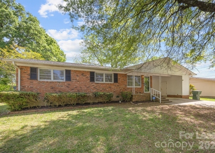 1502 Cloverdale Lane - Photo 1