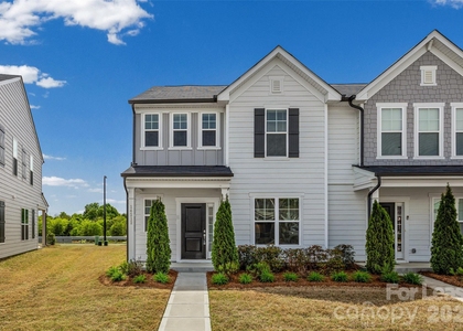 16212 Leading Street - Photo 1