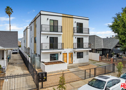 3209 W W 18th Street - Photo 1