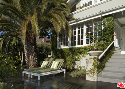 51 27th Avenue - Photo 1