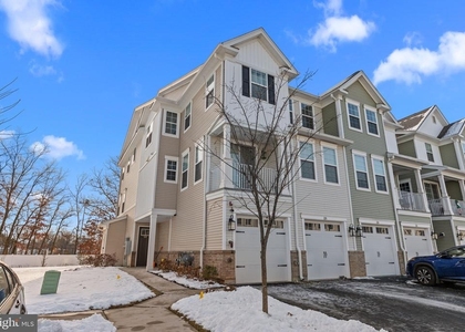 228 Park Ln - Photo 1
