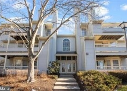 119 Commonwealth Court - Photo 1
