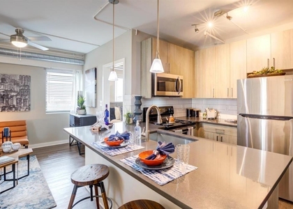 2025 Peachtree Road Ne - Photo 1