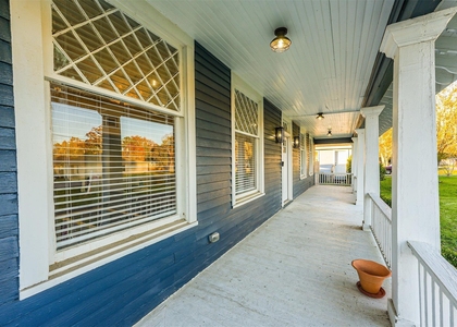 4016 Avenue Q 1/2 - Photo 1