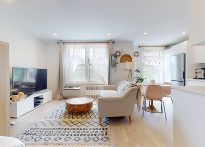 68-15 Selfridge Street - Photo 1