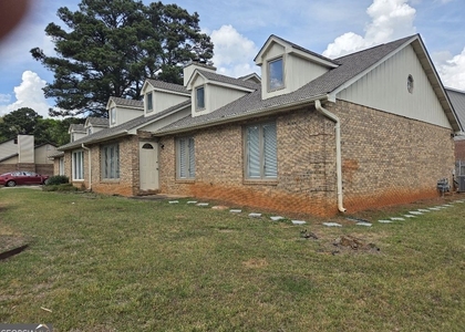2120 Fieldstone View Court Se - Photo 1