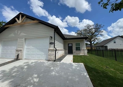 1223 S Austin Street - Photo 1