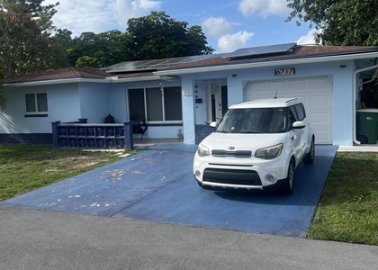 6717 Nw 59th Street - Photo 1