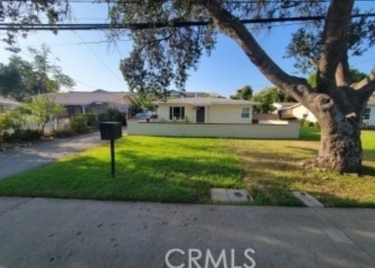311 W Green - Photo 1