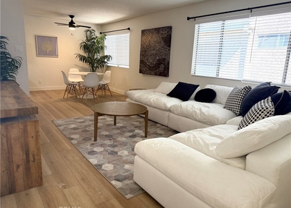 18657 Collins Street - Photo 1