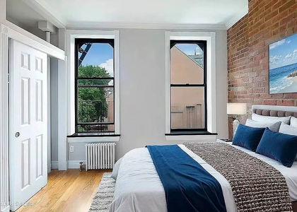 Mott Street - Photo 1