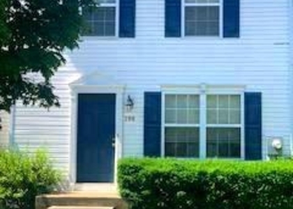104 Eastside Ln - Photo 1