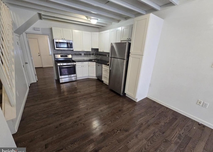 712 S Randolph Street - Photo 1