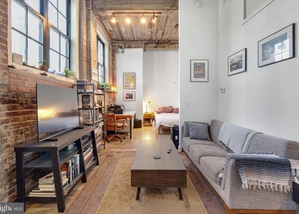 1737 N Howard Street - Photo 1