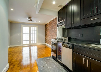 444 West 52nd Street - Photo 1