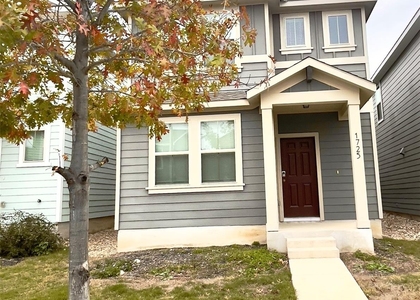 1725 Fountain Bridge Dr - Photo 1