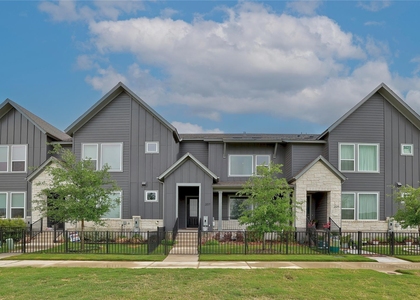 207 Flowers Ave - Photo 1