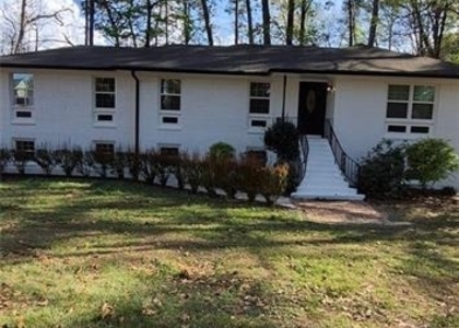 605 Dalrymple Ne - Photo 1