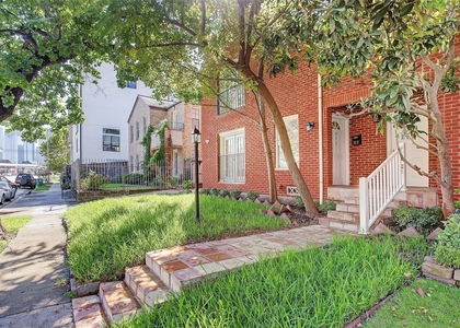 315 W Saulnier Street - Photo 1