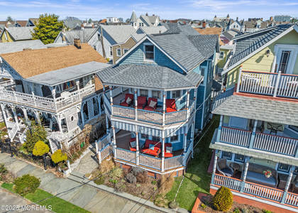 49 Franklin Avenue - Photo 1