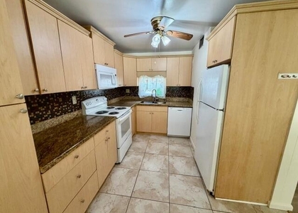 8940 S Hollybrook Boulevard - Photo 1