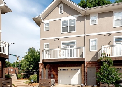 206 S Cedar Street - Photo 1