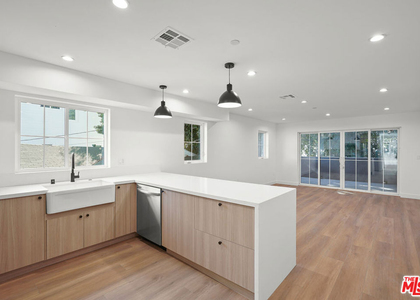 1331 N June Street - Photo 1