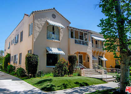 170 1/2 S Sycamore Avenue - Photo 1