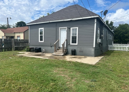 400 Symes St - Photo 1