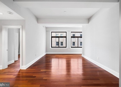 1500 Chestnut Street - Photo 1