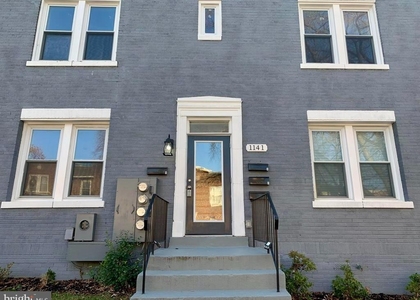 1141 Owen Place Ne - Photo 1